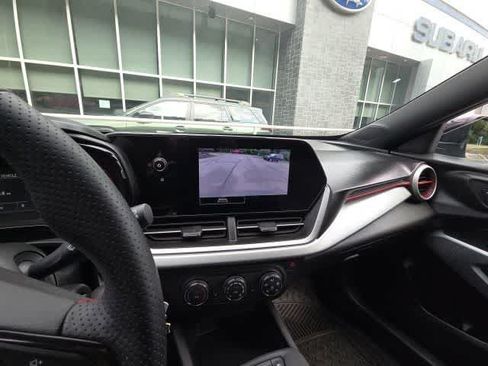 Used 2025 Chevrolet Trax RS FWD image 28