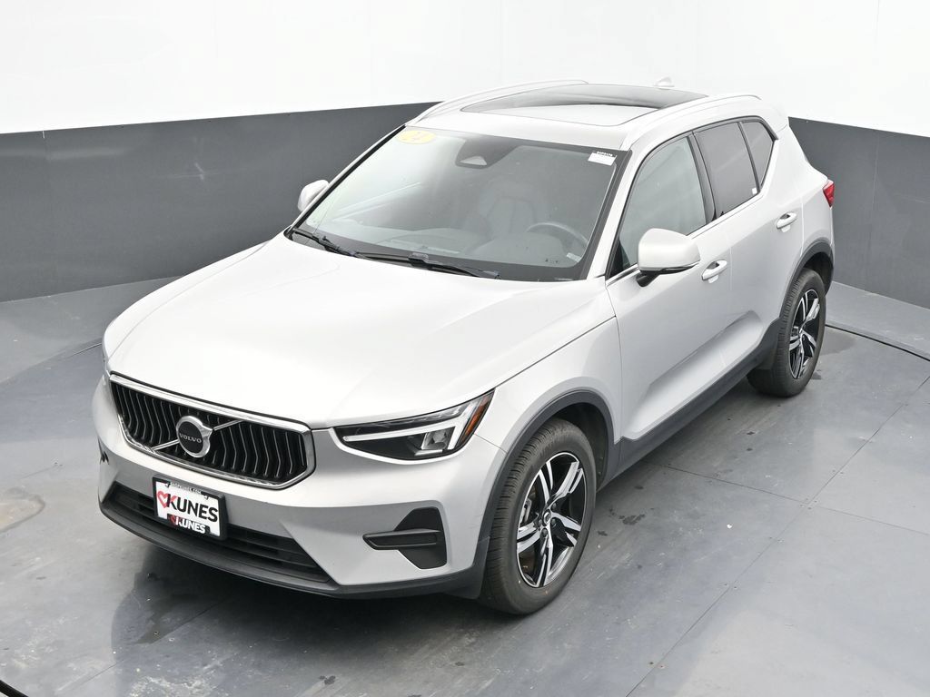 Used 2024 Volvo XC40 B5 Core AWD/4WD image 36
