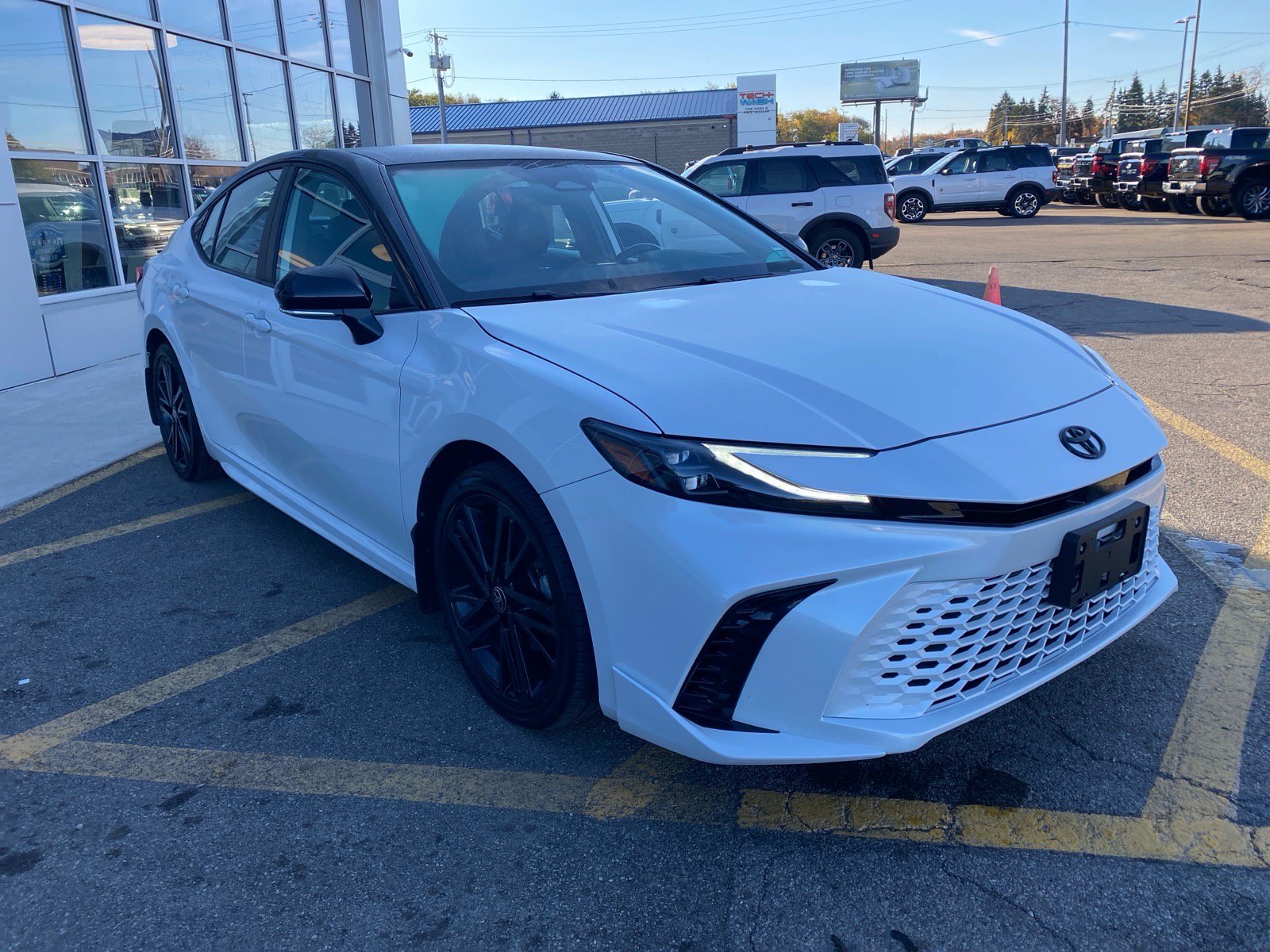 Used 2025 Toyota Camry XSE AWD/4WD image 8