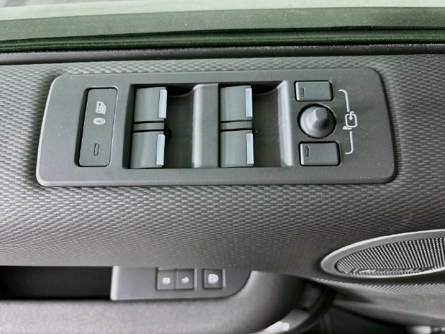 New 2026 Land Rover Discovery Limited Edition AWD/4WD image 19