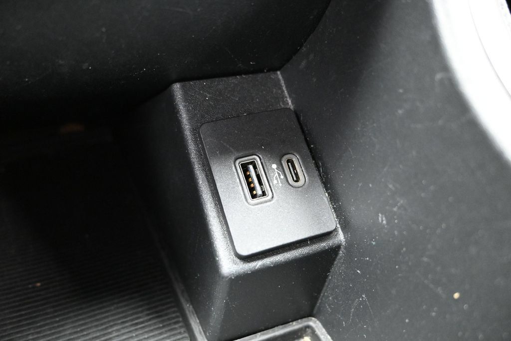 Used 2024 Ford Edge SEL AWD/4WD image 29