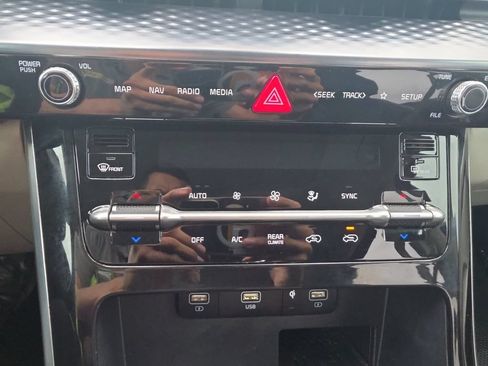 Used 2023 Kia Carnival SX Prestige FWD image 19