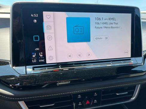 New 2024 Volkswagen Atlas Cross Sport SE image 12