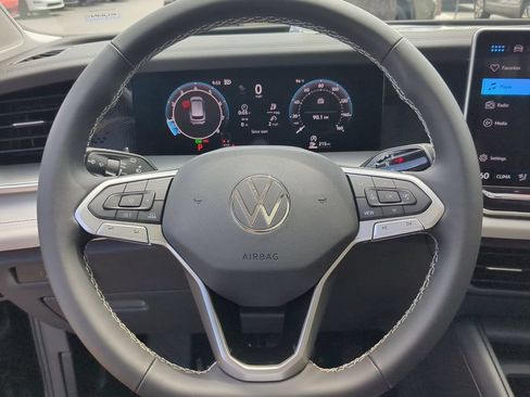 New 2026 Volkswagen Tiguan SE FWD image 30