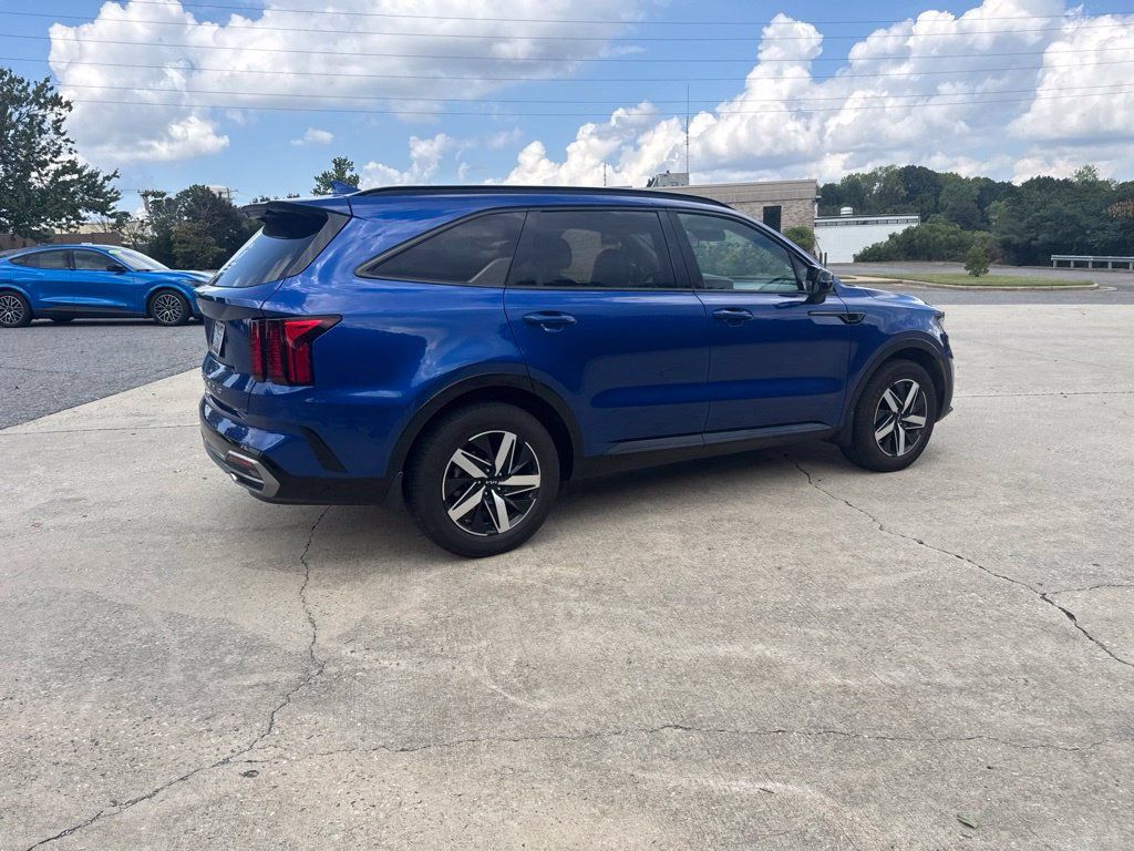 Used 2022 Kia Sorento S FWD image 9