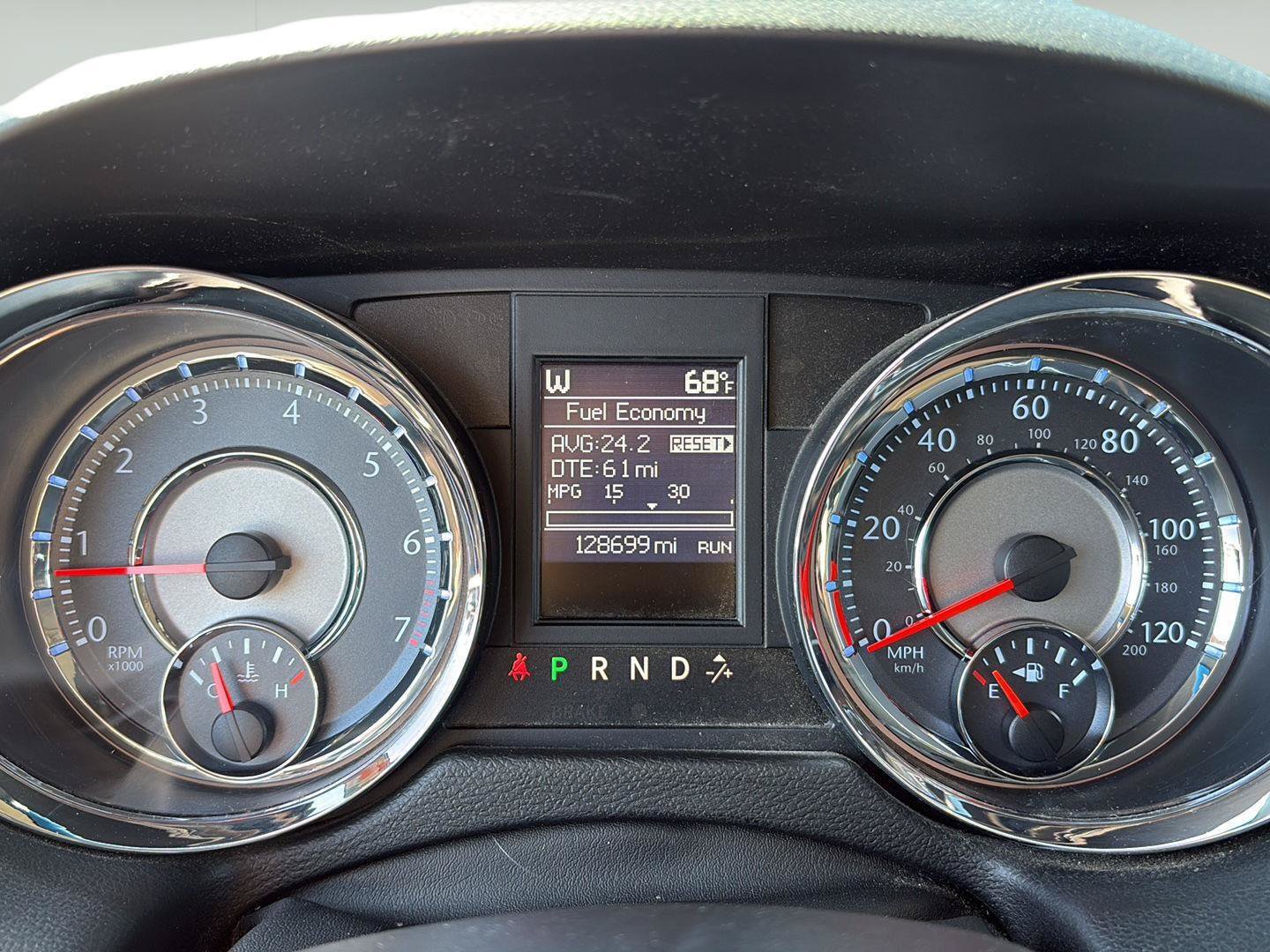 Used 2013 Chrysler Town & Country Touring FWD image 5