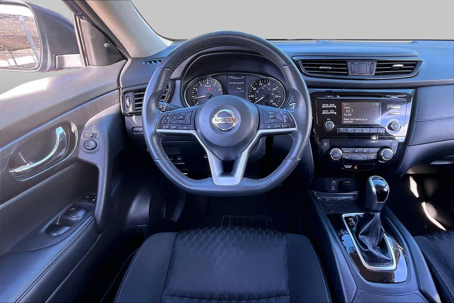 Used 2017 Nissan Rogue SV AWD/4WD image 8