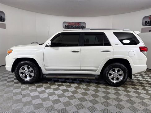 Used 2011 Toyota 4Runner SR5 w/ Convenience Pkg image 7