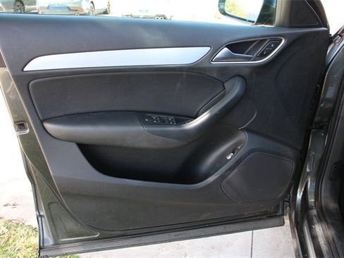 Used 2018 Audi Q3 2.0T Premium image 12