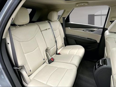 Used 2025 Cadillac XT5 Premium Luxury w/ Technology Package AWD/4WD image 29