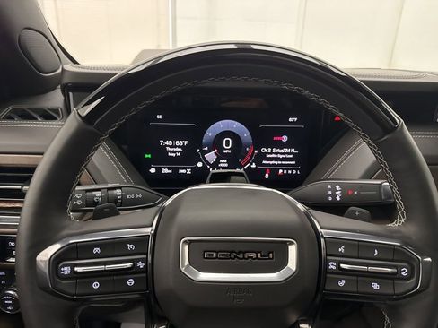 Used 2025 GMC Yukon Denali Ultimate AWD/4WD image 17