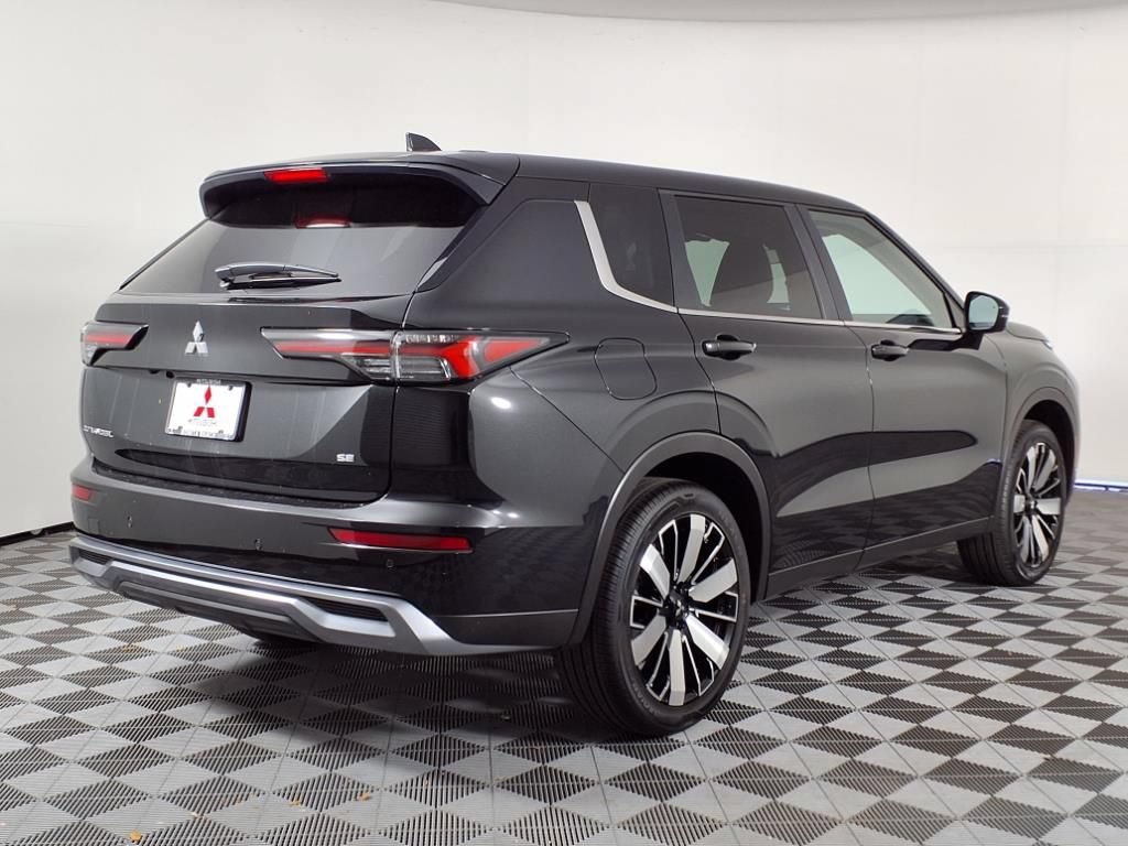 Used 2025 Mitsubishi Outlander SE FWD image 26