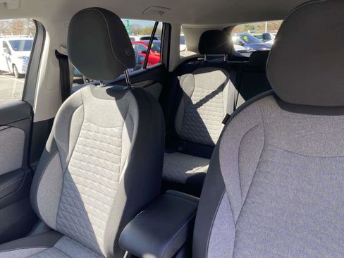 Used 2025 Volkswagen Tiguan S AWD/4WD image 24