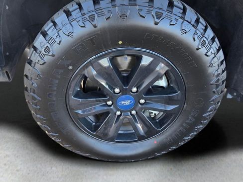 Used 2020 Ford F150 XLT image 9