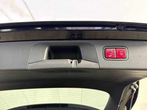 Used 2021 Mercedes-Benz GLC 300 4MATIC image 34