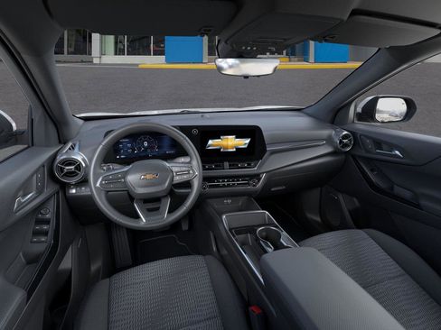 New 2025 Chevrolet Equinox LT w/ Safety and Technology Package image 15