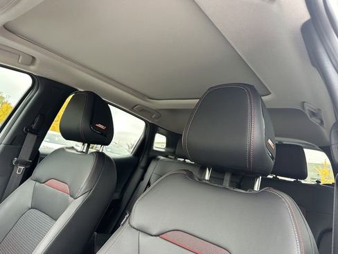 New 2026 Nissan Kicks SR w/ SR Premium Package FWD image 25