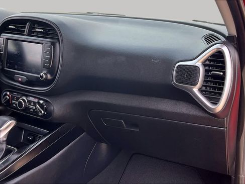 Used 2024 Kia Soul LX w/ Option Group 015 FWD image 16