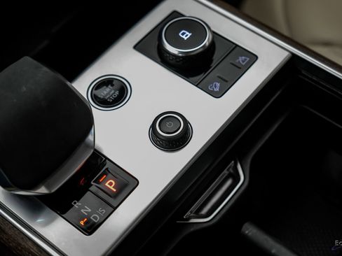 Used 2023 Land Rover Range Rover SE image 58