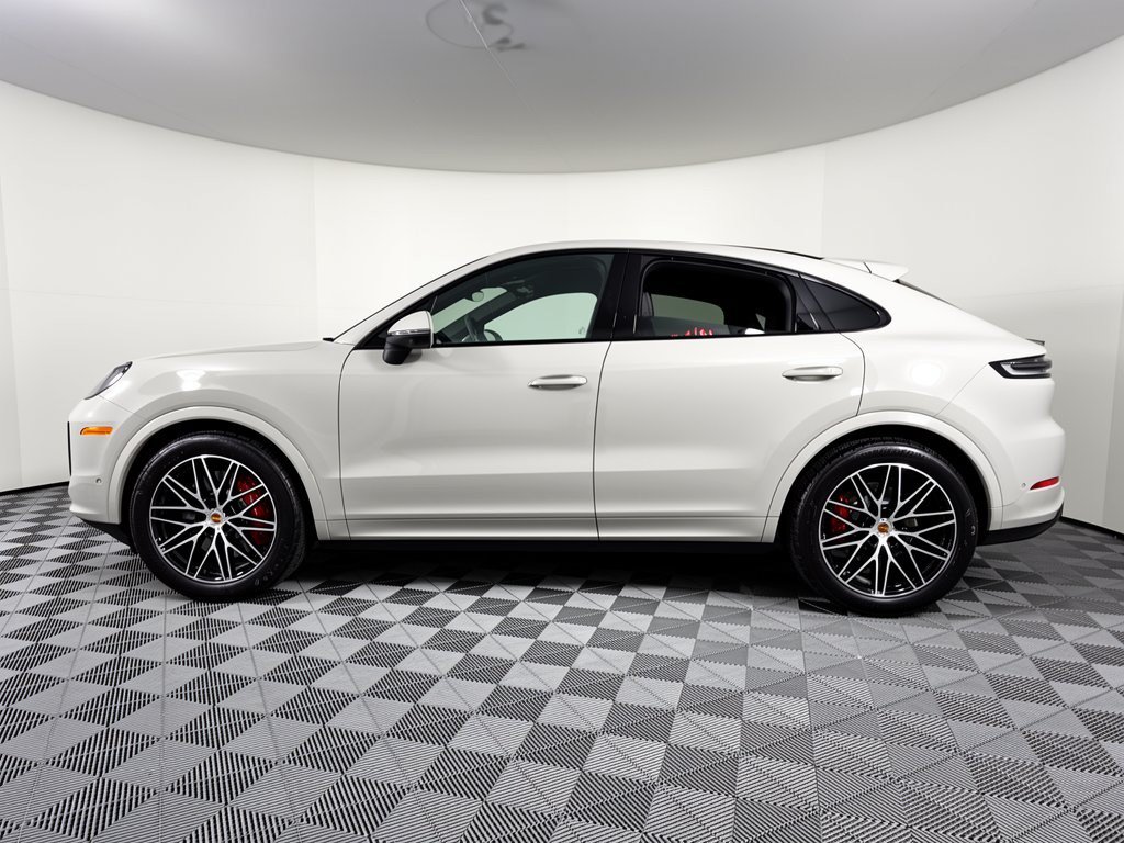 Certified 2026 Porsche Cayenne S AWD/4WD image 2