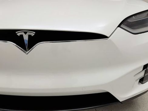 Used 2018 Tesla Model X 75D AWD/4WD image 25