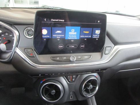 Used 2024 Chevrolet Blazer LT w/ Convenience Package FWD image 31