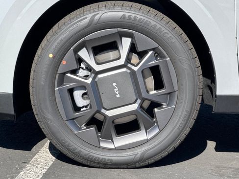 New 2026 Kia Carnival EX image 27