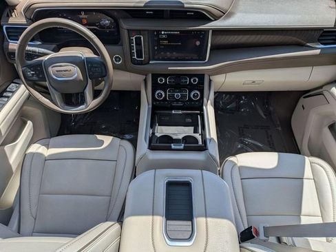 Used 2023 GMC Yukon XL Denali AWD/4WD image 28