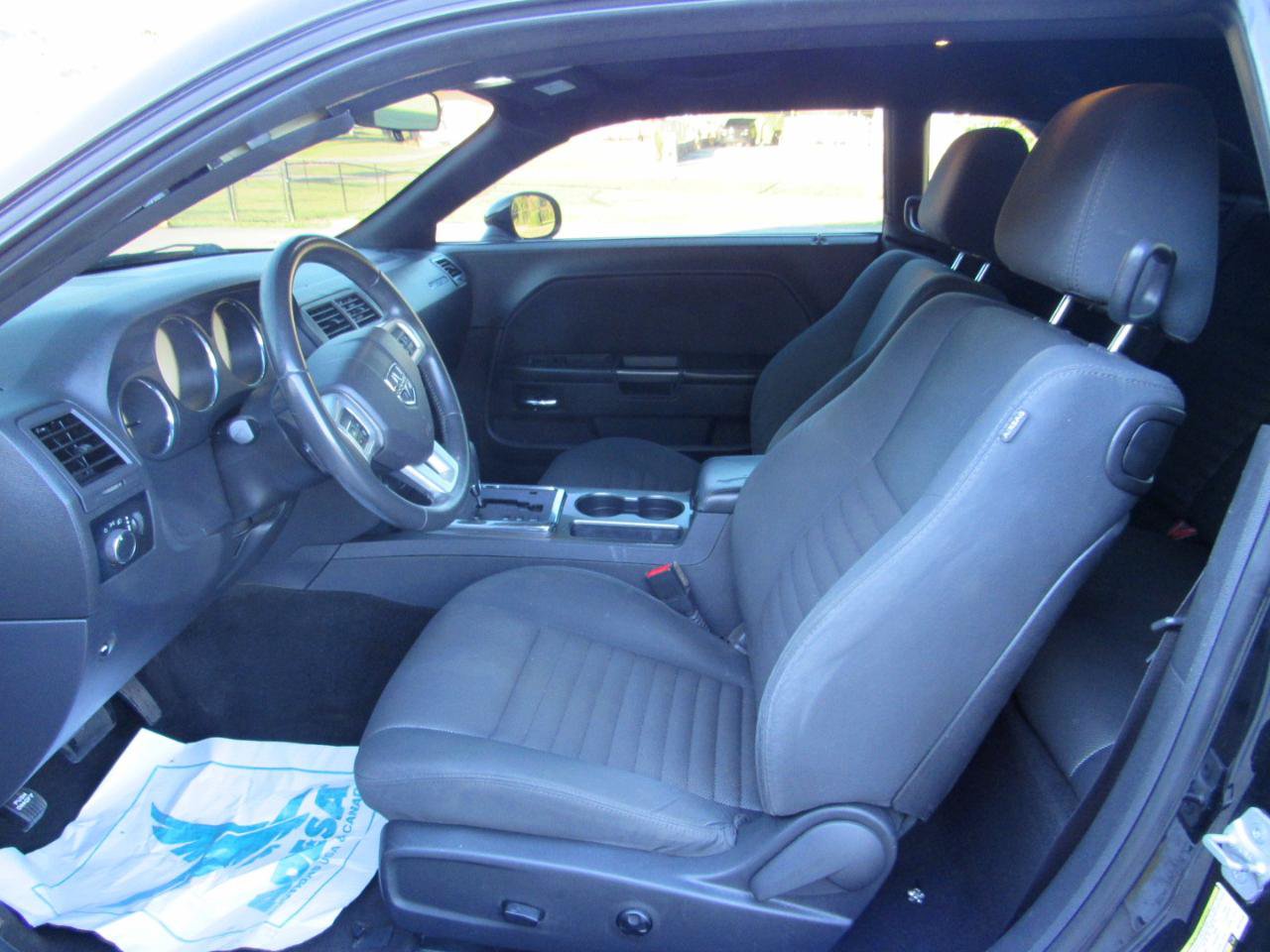 Used 2013 Dodge Challenger SXT RWD image 4
