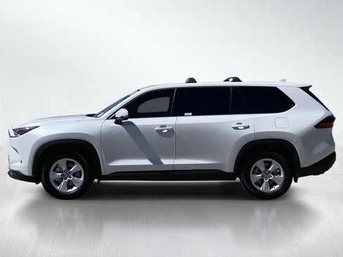Certified 2025 Toyota Grand Highlander LE image 2