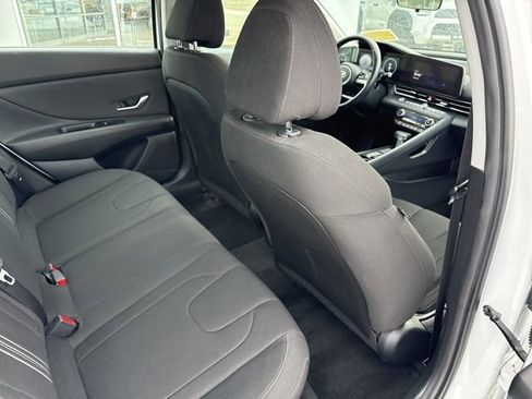 Used 2023 Hyundai Elantra SEL w/ Convenience Package image 30