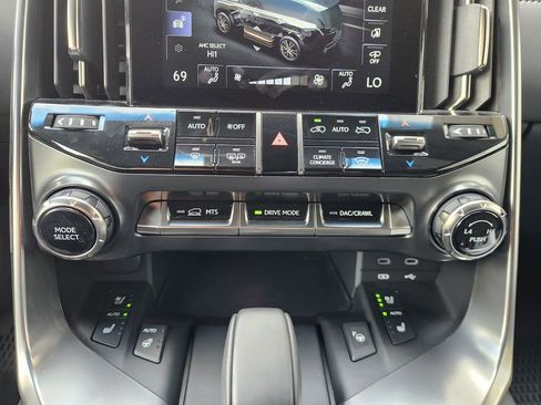 Used 2026 Lexus LX 700h Luxury w/ Appearance Package AWD/4WD image 19