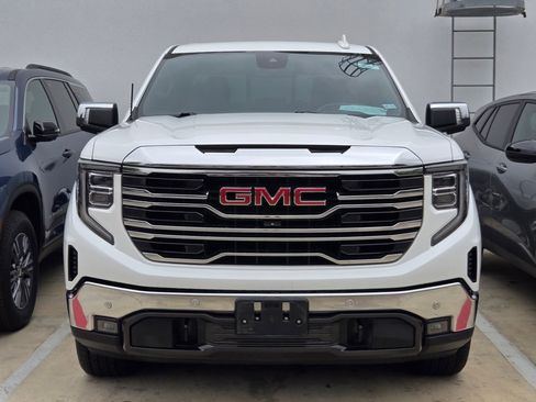 Used 2022 GMC Sierra 1500 SLT AWD/4WD image 2