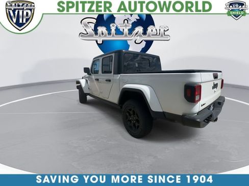 Used 2021 Jeep Gladiator Willys image 7