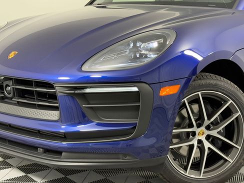 Certified 2026 Porsche Macan AWD/4WD image 11