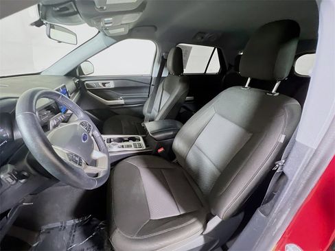 Used 2022 Ford Explorer XLT image 19