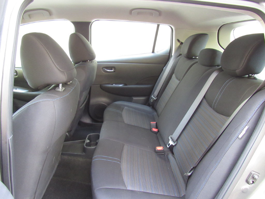 Used 2025 Nissan Leaf S FWD image 14