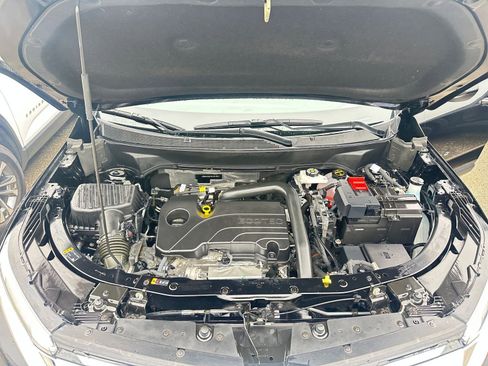 Used 2025 Chevrolet Equinox LT image 32