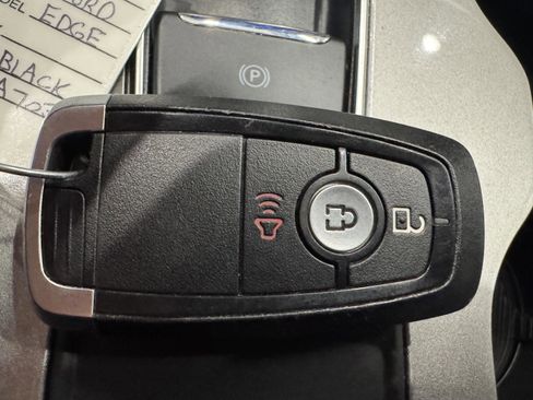 Certified 2024 Ford Edge SEL image 28