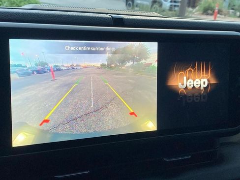 Used 2025 Jeep Gladiator Sport AWD/4WD image 20