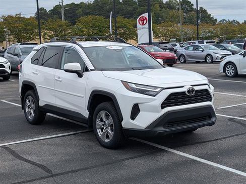 Certified 2022 Toyota RAV4 XLE image 7