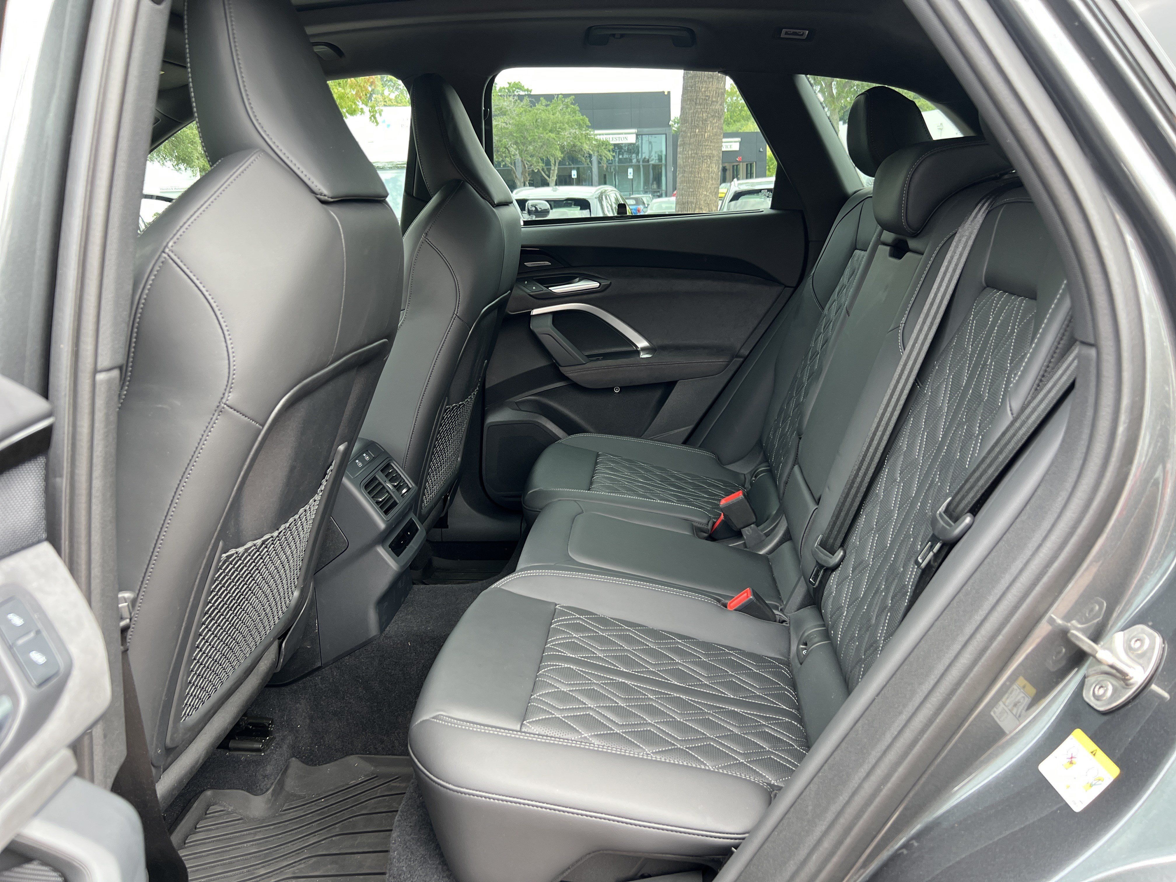 Used 2025 Audi SQ5 Premium Plus AWD/4WD image 31