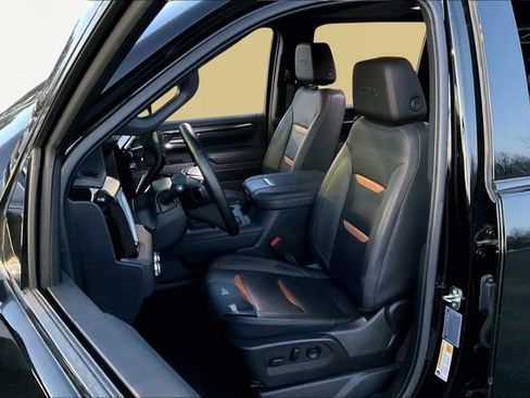 Used 2024 GMC Sierra 2500 AT4 w/ AT4 Premium Plus Package image 15