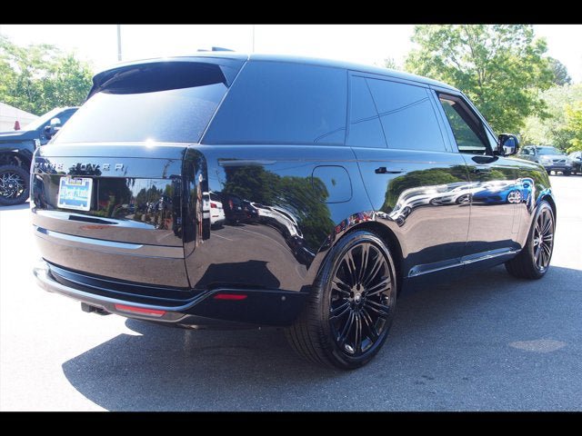 Used 2025 Land Rover Range Rover Long Wheelbase SE AWD/4WD image 5