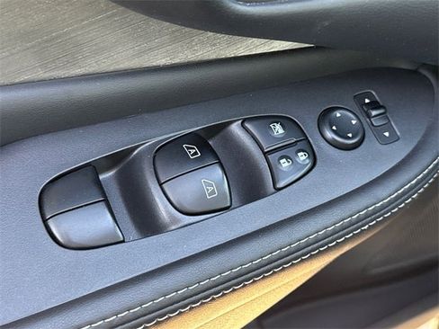 Used 2017 Nissan Murano S w/ Navigation Package image 20