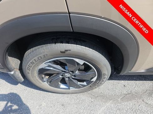 Certified 2025 Nissan Rogue SV w/ SV Premium Package AWD/4WD image 11