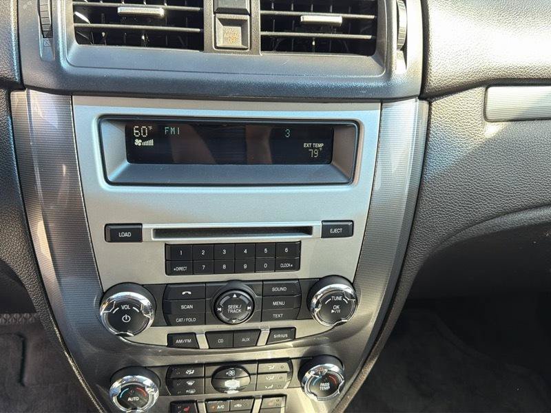 Used 2011 Ford Fusion SEL FWD image 21