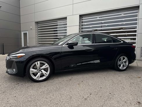Used 2025 Audi A5 2.0T Premium w/ Convenience Package AWD/4WD image 3