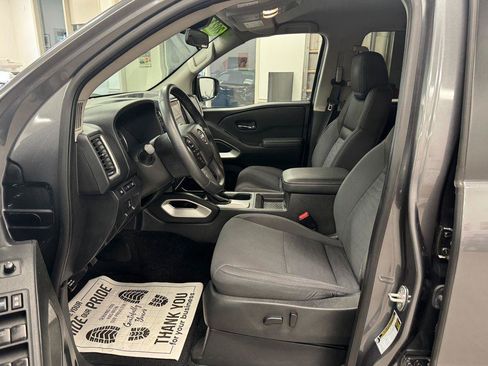 Used 2023 Nissan Frontier SV w/ SV Convenience Package AWD/4WD image 13
