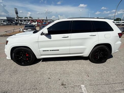 Used 2021 Jeep Grand Cherokee SRT w/ Trailer Tow Group IV AWD/4WD image 4